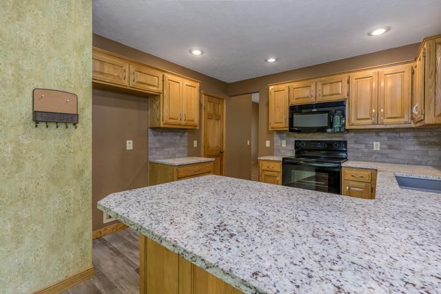 4602 S Forest Avenue, Springfield, MO 65810