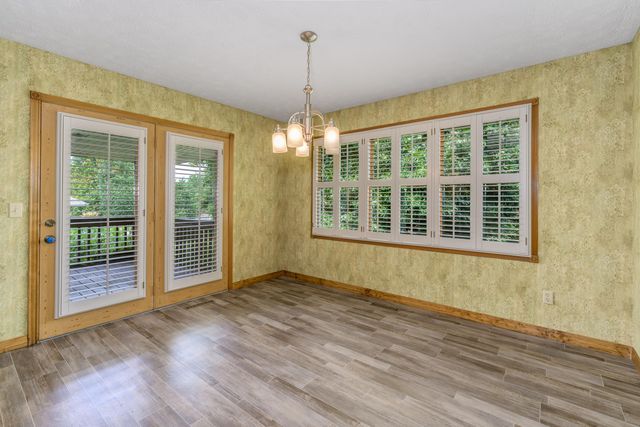 4602 S Forest Avenue, Springfield, MO 65810