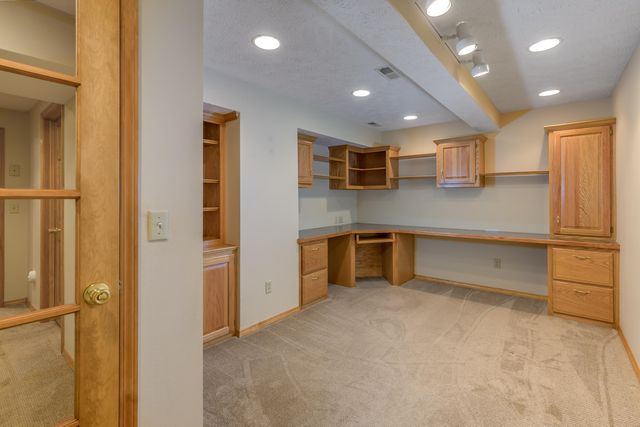 4602 S Forest Avenue, Springfield, MO 65810