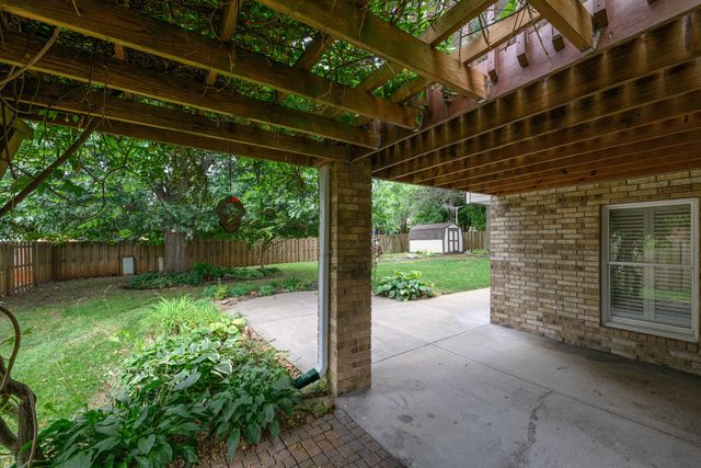 4602 S Forest Avenue, Springfield, MO 65810