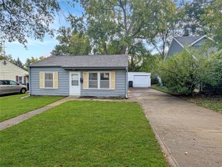 4117 5th Avenue, Des Moines, IA 50313