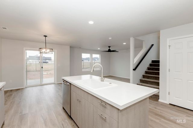 7335 S Bungalow Ave, Meridian, ID 83642