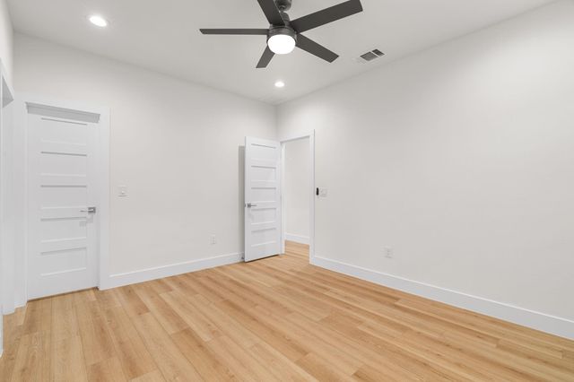 102 W Fawnridge DR, Austin, TX 78753