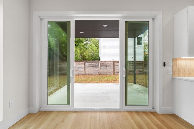 102 W Fawnridge DR, Austin, TX 78753