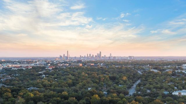 102 W Fawnridge DR, Austin, TX 78753
