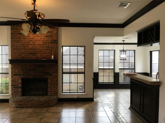 4106 Sunday Hill Drive, Arlington, TX 76016