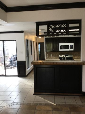 4106 Sunday Hill Drive, Arlington, TX 76016