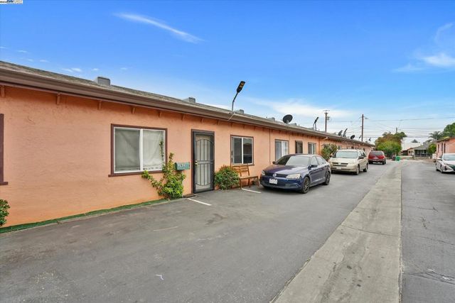 21806 Meekland Ave, Hayward, CA 94541