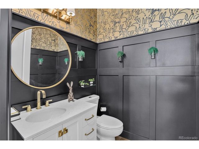 7100 S Riverwood Way, Aurora, CO 80016