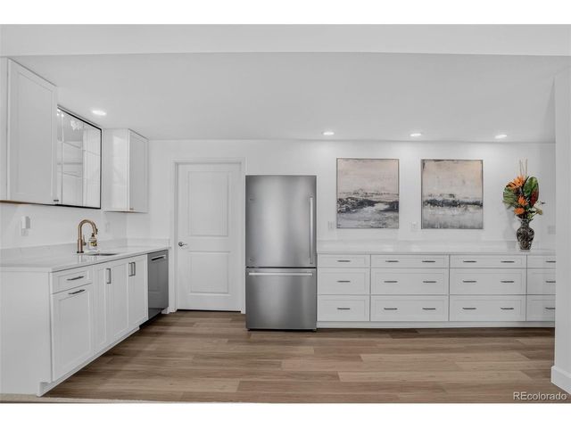 7100 S Riverwood Way, Aurora, CO 80016