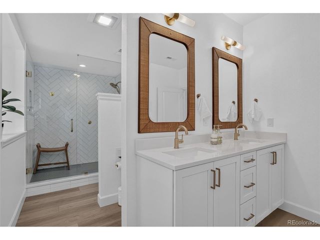 7100 S Riverwood Way, Aurora, CO 80016