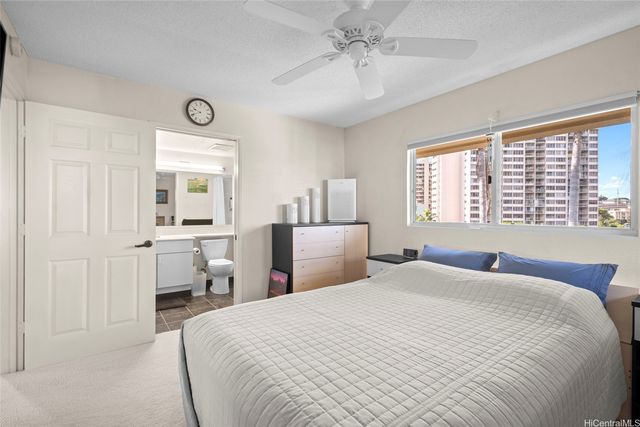 1070 Ala Napunani Street 401, Honolulu, HI 96818