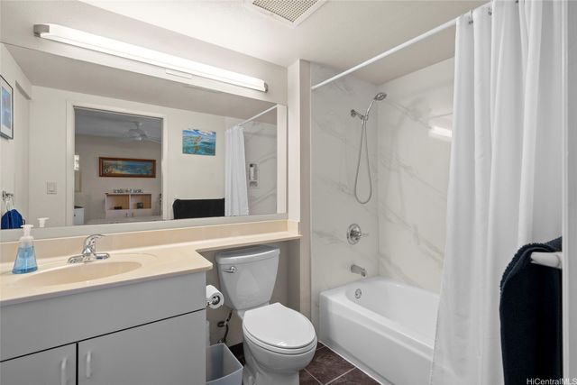 1070 Ala Napunani Street 401, Honolulu, HI 96818