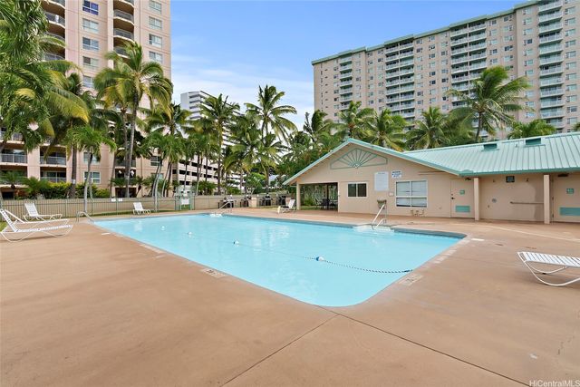 1070 Ala Napunani Street 401, Honolulu, HI 96818