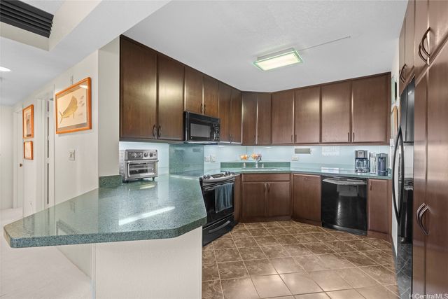 1070 Ala Napunani Street 401, Honolulu, HI 96818