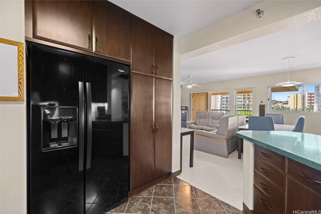 1070 Ala Napunani Street 401, Honolulu, HI 96818