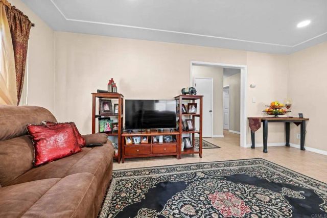 725 5th Avenue, Chula Vista, CA 91910