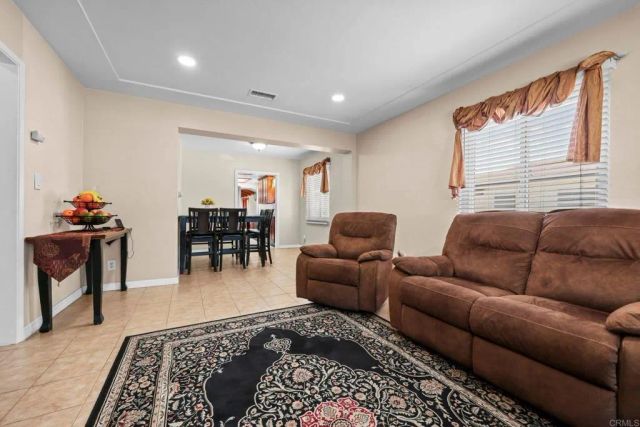 725 5th Avenue, Chula Vista, CA 91910