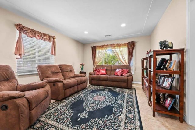 725 5th Avenue, Chula Vista, CA 91910