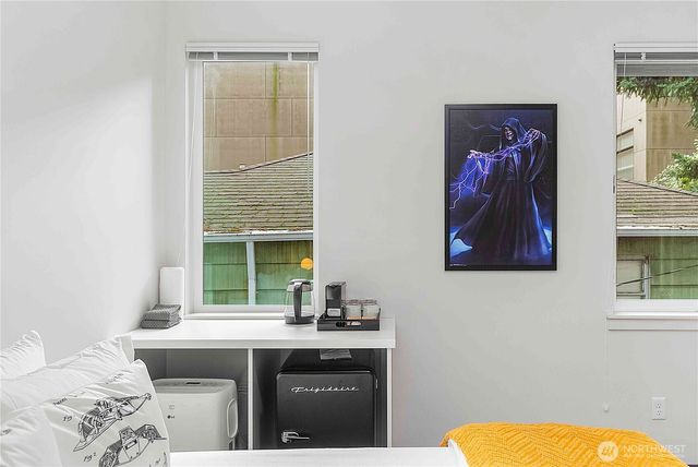 2613 3rd Avenue W, Seattle, WA 98119