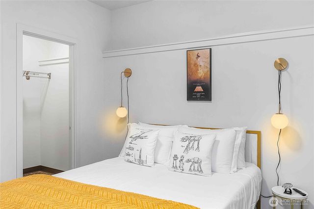 2613 3rd Avenue W, Seattle, WA 98119