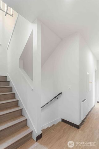 2613 3rd Avenue W, Seattle, WA 98119