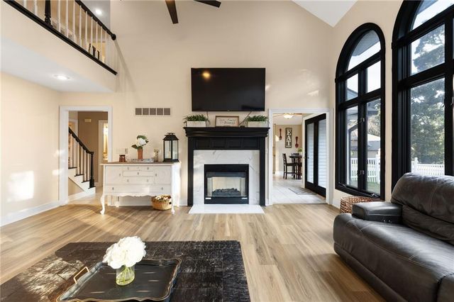 1226 Pembrooke Drive, Warrensburg, MO 64093