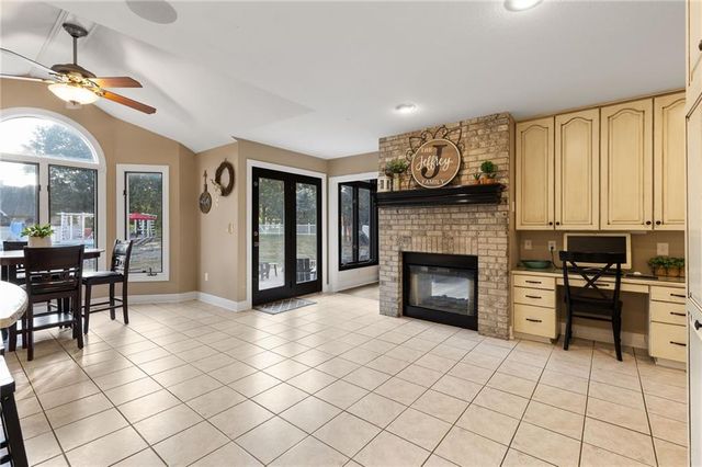 1226 Pembrooke Drive, Warrensburg, MO 64093