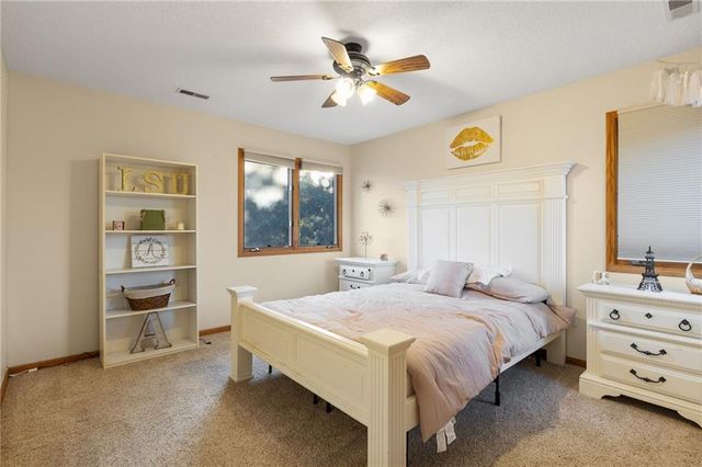 1226 Pembrooke Drive, Warrensburg, MO 64093