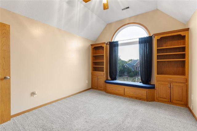 1226 Pembrooke Drive, Warrensburg, MO 64093