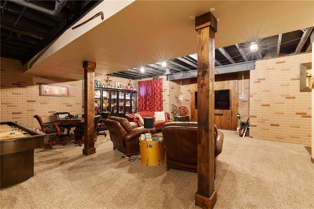 1226 Pembrooke Drive, Warrensburg, MO 64093