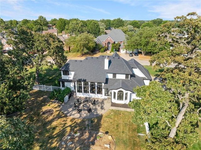 1226 Pembrooke Drive, Warrensburg, MO 64093