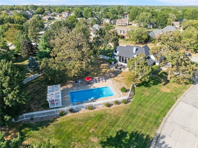 1226 Pembrooke Drive, Warrensburg, MO 64093