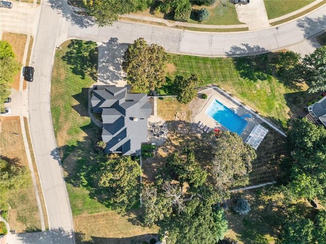 1226 Pembrooke Drive, Warrensburg, MO 64093