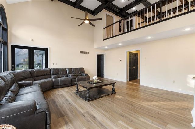 1226 Pembrooke Drive, Warrensburg, MO 64093