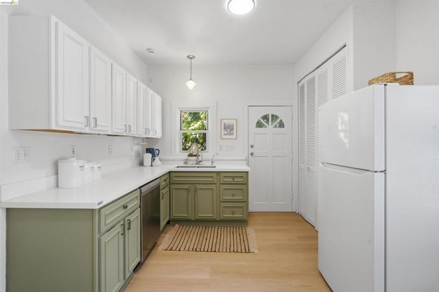 961 963 37th Street, Oakland, CA 94608