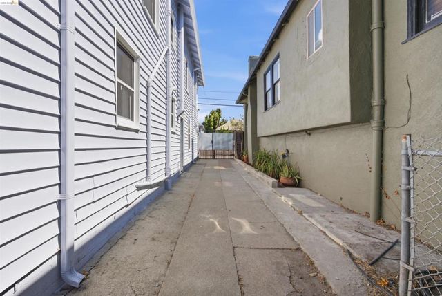 961 963 37th Street, Oakland, CA 94608