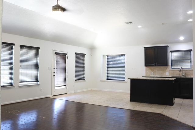 521 Stone View TRL, Austin, TX 78737