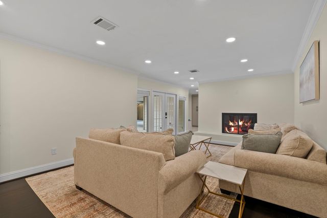 2402 Chimney Rock Road, Houston, TX 77056