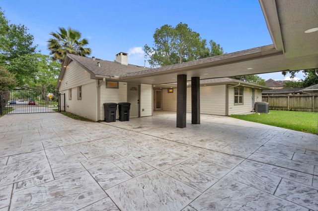 2402 Chimney Rock Road, Houston, TX 77056