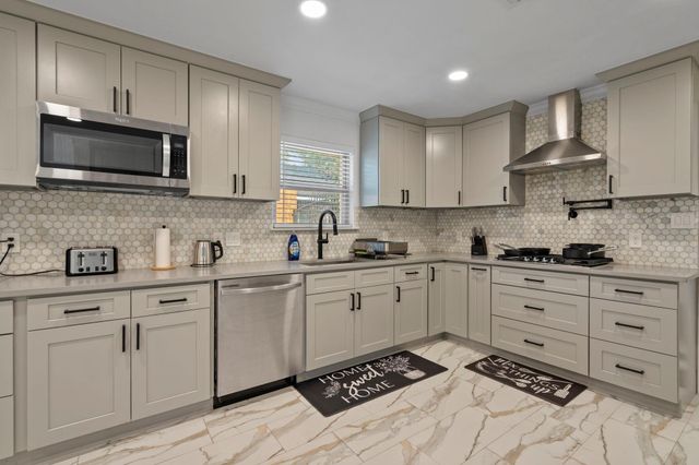 2402 Chimney Rock Road, Houston, TX 77056