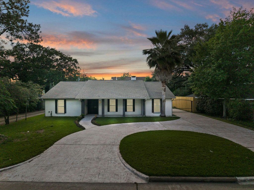 2402 Chimney Rock Road, Houston, TX 77056