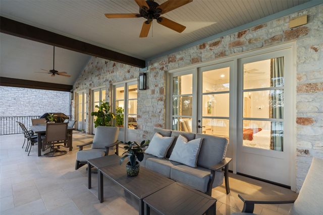 327 Meadowlakes DR, Meadowlakes, TX 78654