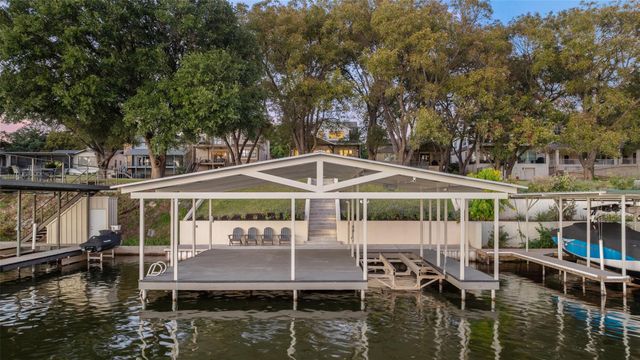 327 Meadowlakes DR, Meadowlakes, TX 78654