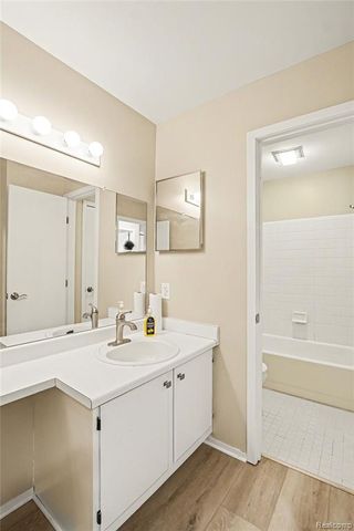 314 Spring Brooke Drive 7, Brighton, MI 48116