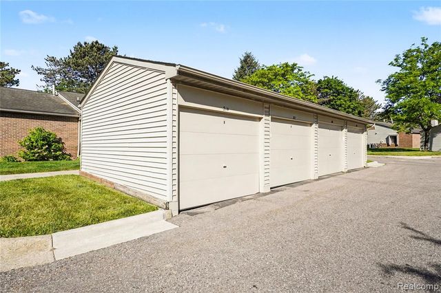 314 Spring Brooke Drive 7, Brighton, MI 48116