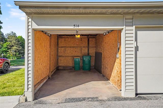 314 Spring Brooke Drive 7, Brighton, MI 48116