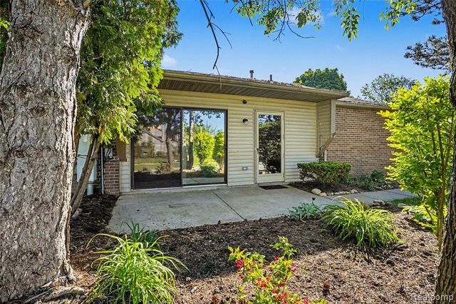 314 Spring Brooke Drive 7, Brighton, MI 48116