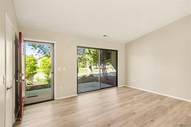 314 Spring Brooke Drive 7, Brighton, MI 48116