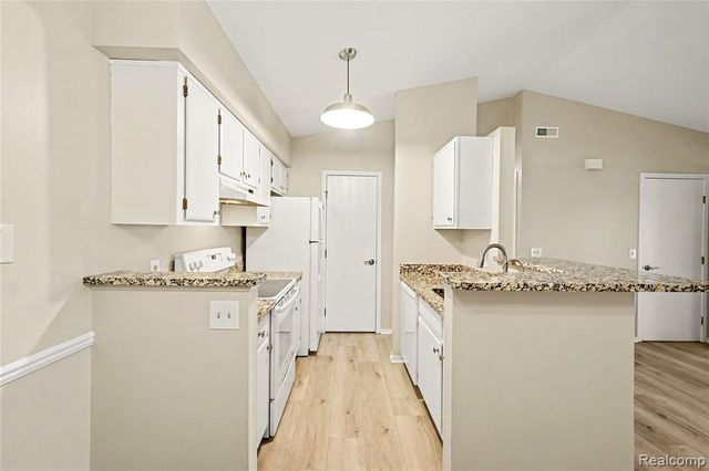 314 Spring Brooke Drive 7, Brighton, MI 48116